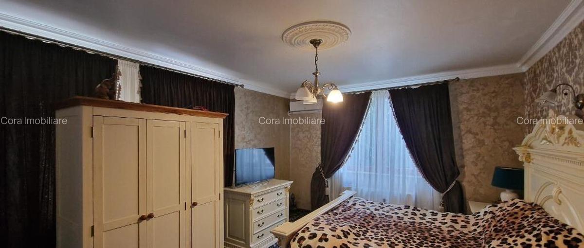Casa de vanzare, Sanmartin la intrarea in localitate - 11