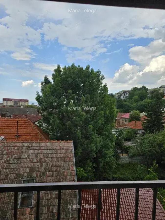 3 camere de inchiriat in Bra?ov, la mansarda, 10 min de mers pe jos de Centru - 3