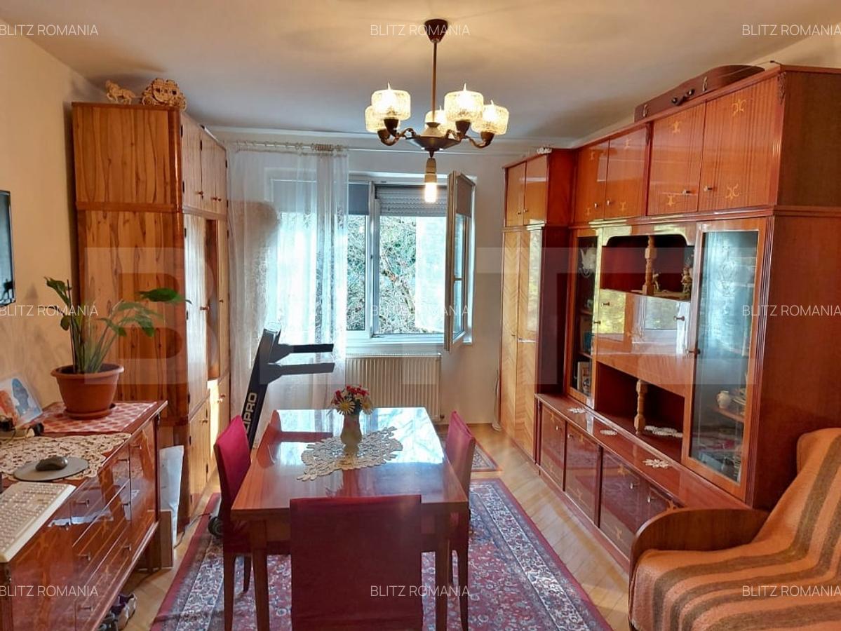 Apartament de vanzare, cu garaj si pivnita, zona Tudor - 4