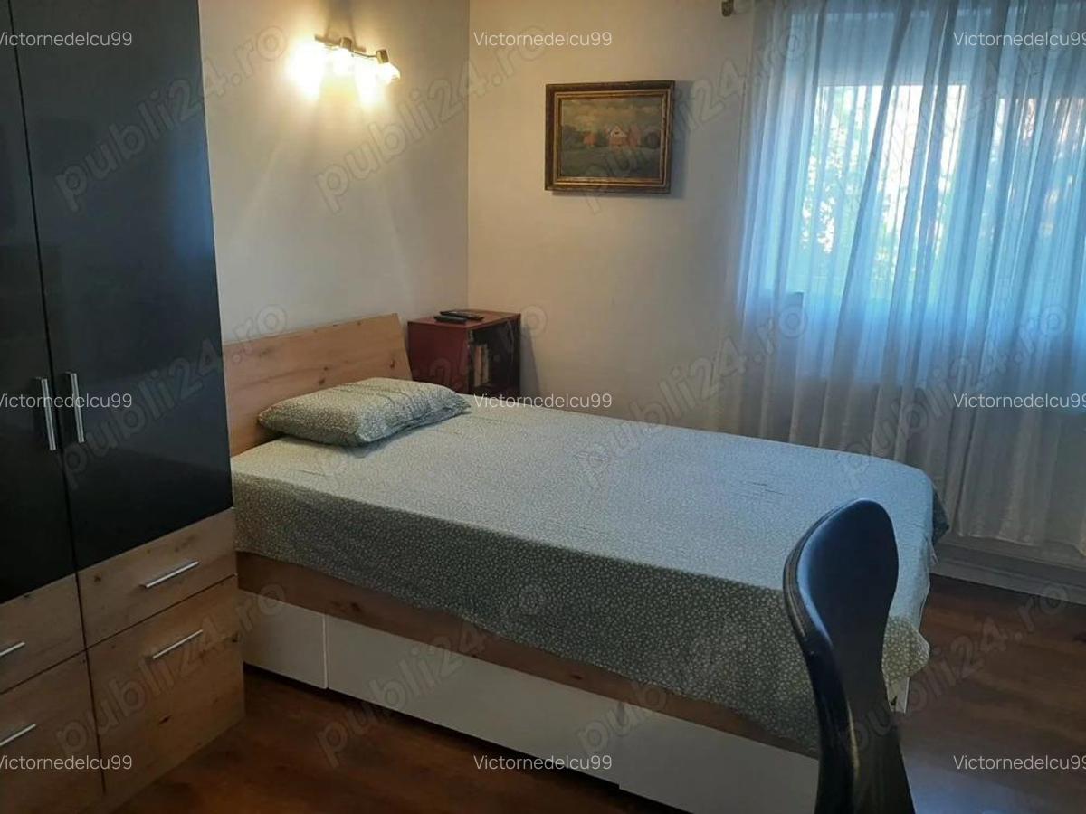 Case cu 7 camere, 2 bucatarii si 3 bai, intr-o curte cartierul Gradiste - 5