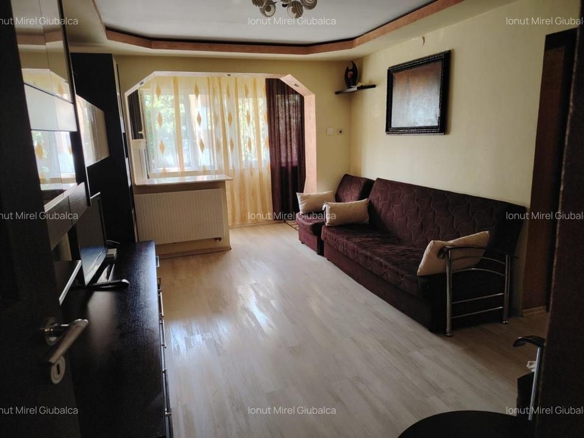 Apartament 3 camere, zona Ambasador, etaj 1 - 12