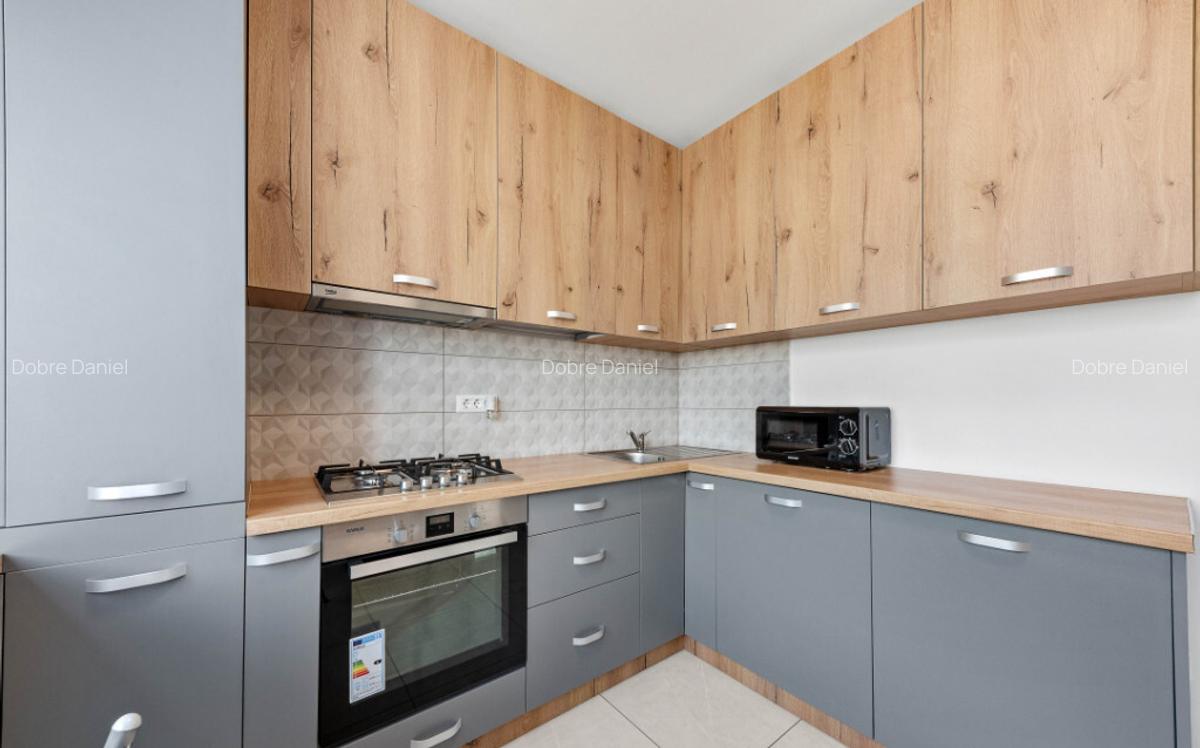 Vila noua, 5 dormitoare, 3 bai, teren 380 mp. Pret excelent - 3