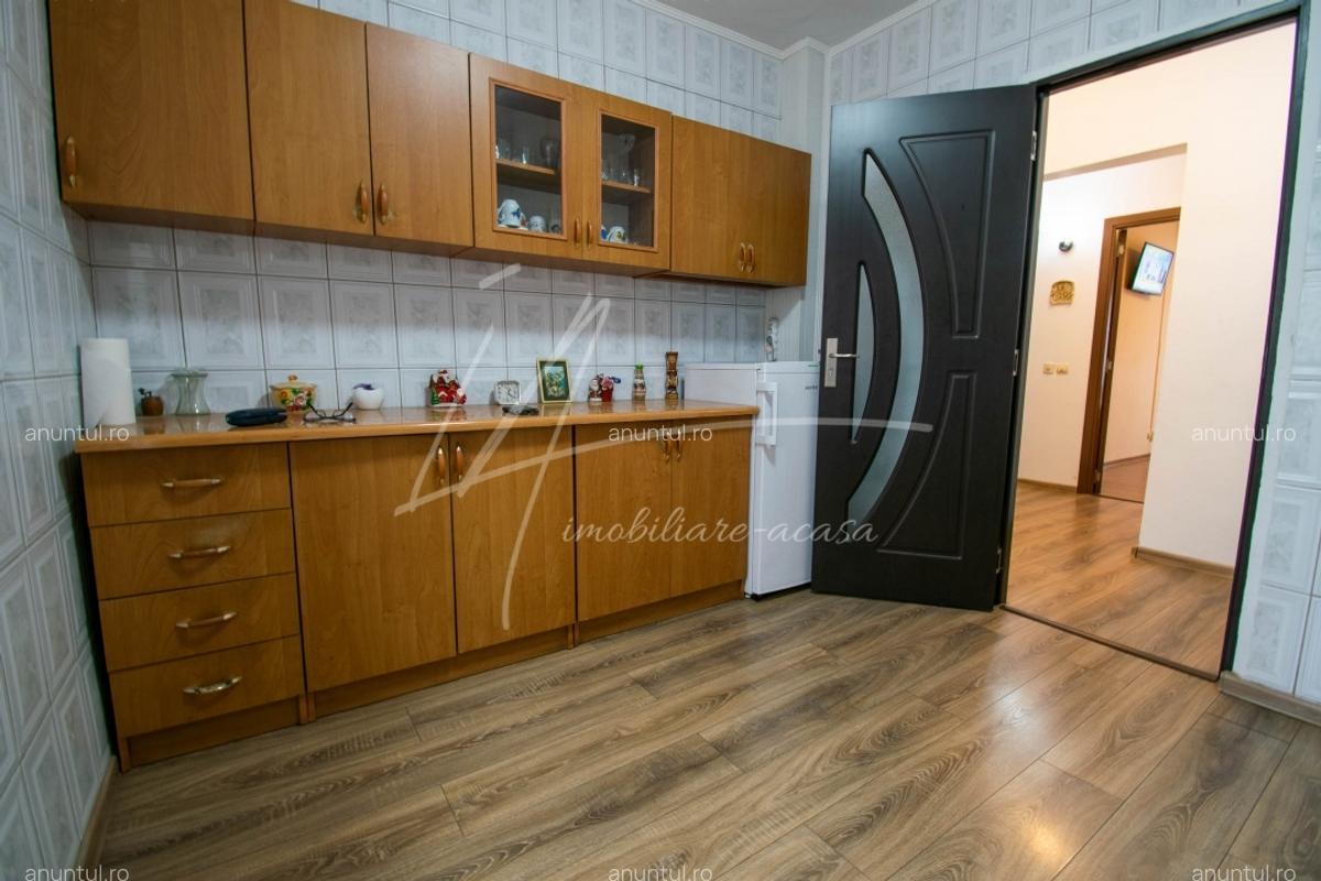 Stefanestii de Jos, 3 camere 70 mp,2 bai,centrala proprie,etaj 1/2,Comision 0% - 11