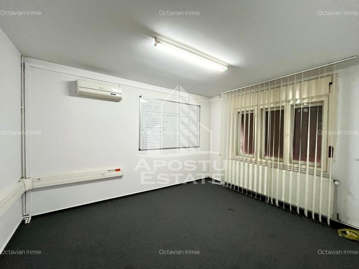 Casa cu 5 camere, 2 bai, pretabila pentru birouri. Girocului - 2