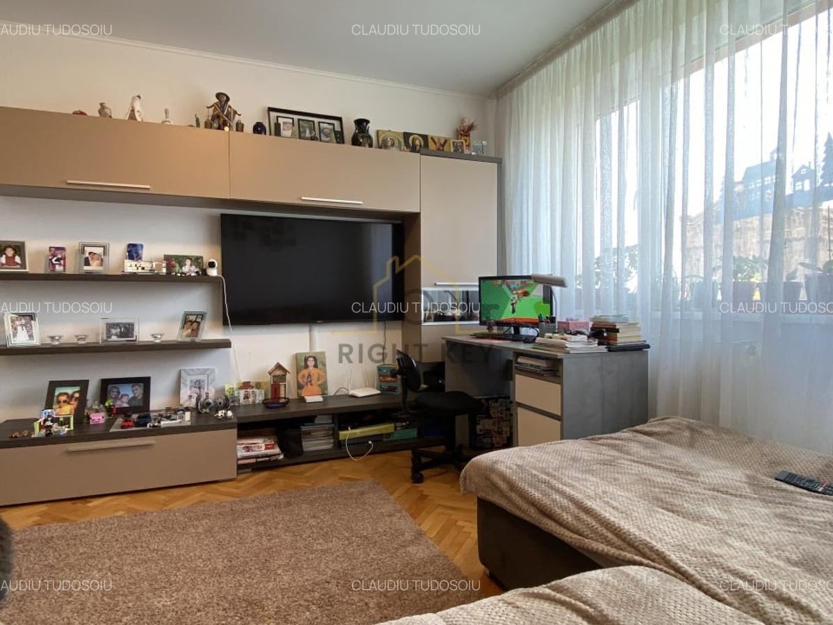 Apartament cu 3 camere semidecomandat, mobilat în Ștefan cel Mare - 2