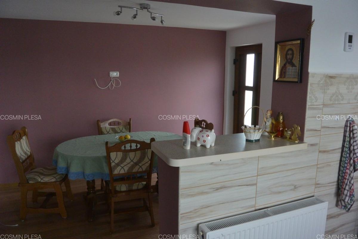 Casă cu 5 camere în Poiana Lacului - 14