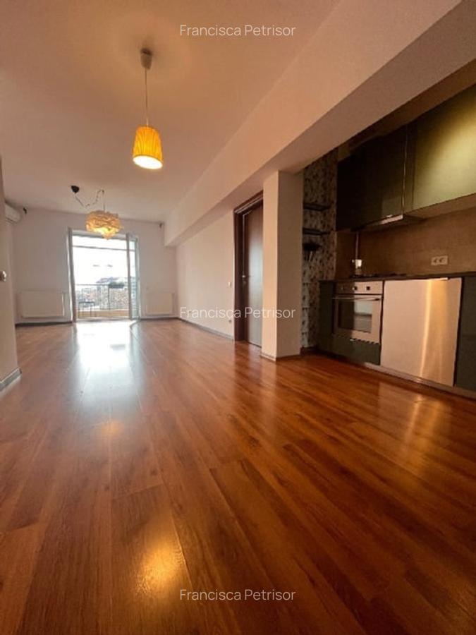 Vând apartament de 3 camere cu suprafață de 66 mp plus balcon de 4 mp - 6