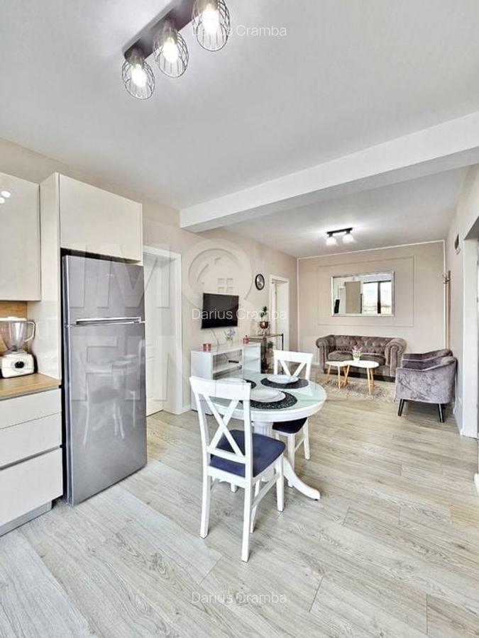 Inchiriere apartament 3 camere situat in vila privata, zona UMF - 16
