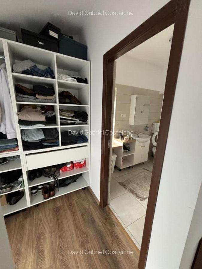 Casa cu 5 Camere in Dezmir - 10