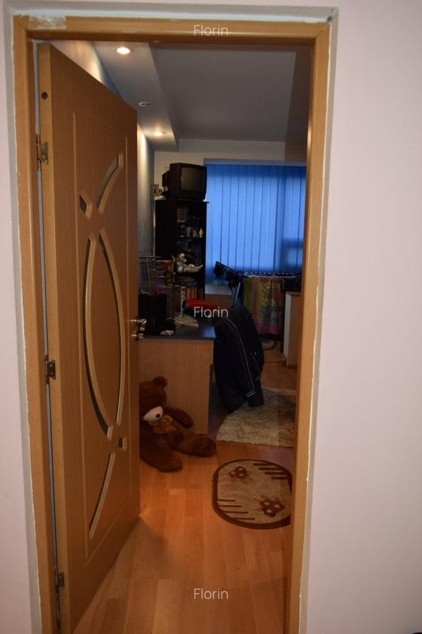 Apartament cu 4 camere semidecomandat în Olteniței - 7