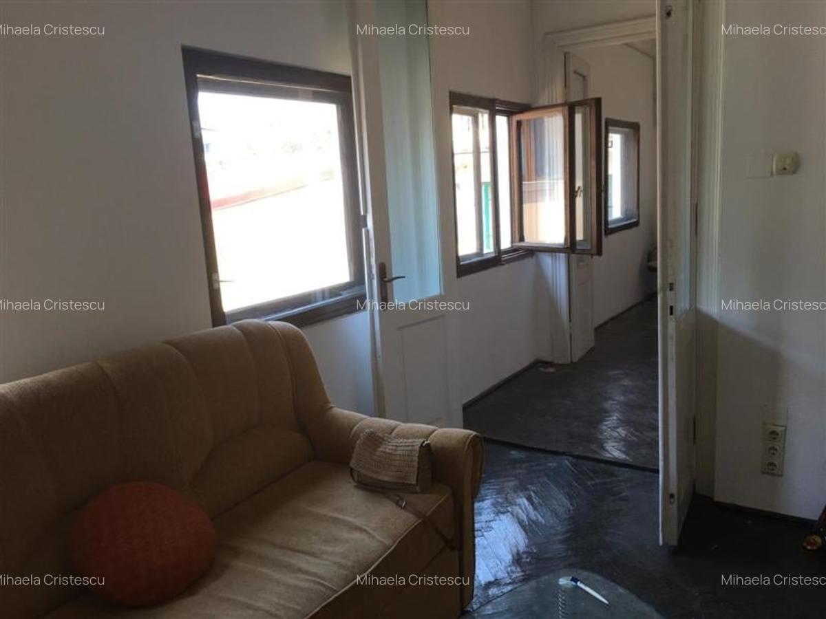 Apartament cu 3 camere circular în 13 Septembrie - 16