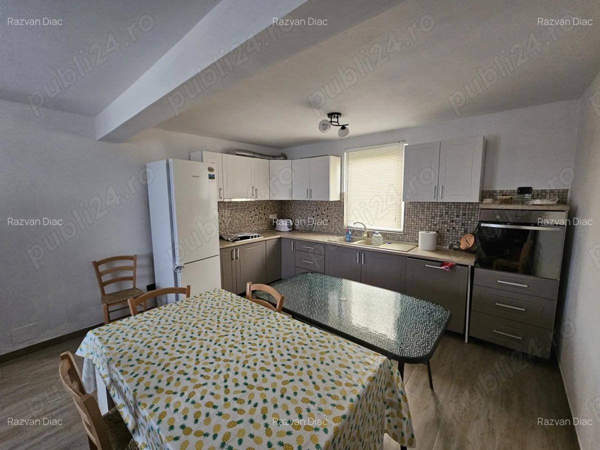 Casa spa?ioasa P+M de vanzare teren 1.000 mp Poiana Stampei, Suceava - 3