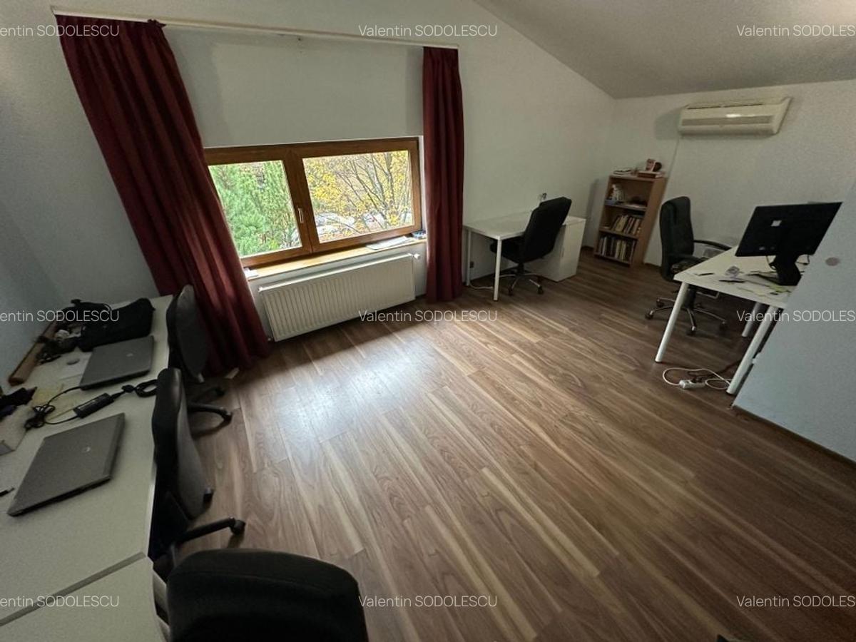 Casă / Vilă cu 6 camere în zona  Calea Aradului - 33