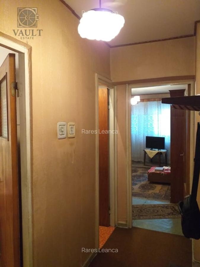 Apartament 3 camere - BLOC ANVELOAPT - 5 minute METROU OBOR - 12