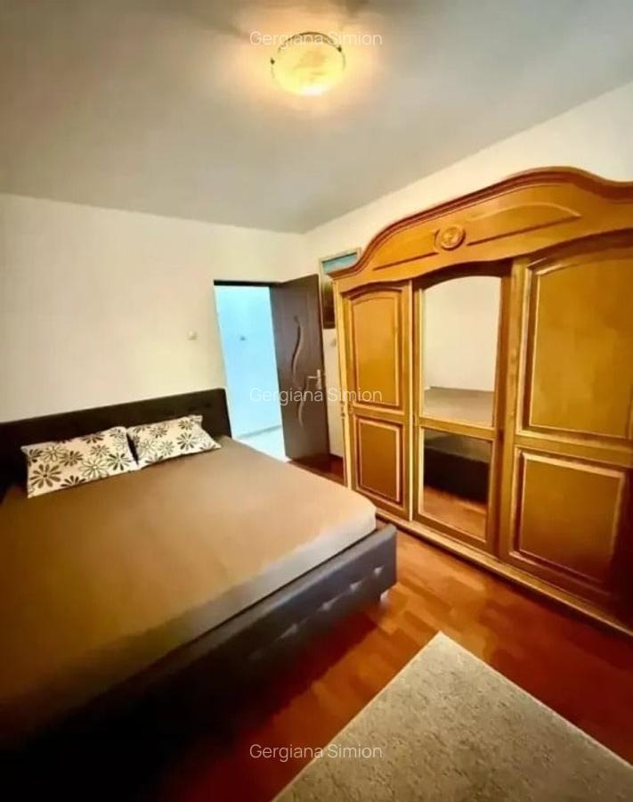 Apartament cu 3 camere semidecomandat, mobilat în Pajura - 2