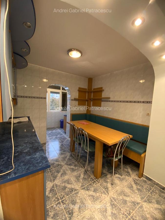 2 decomandate ETAJUL 2, centrala, termopan, izolat,  22 DECEMBRIE - 3 2 decomandate ETAJUL 2, centrala, termopan, izolat,  22 DECEMBRIE - 3