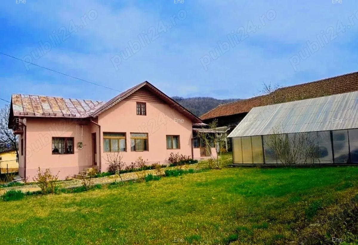 Casa cu teren generos, livada, Casa secundara, poten?ial mare, la 15' de Targovi?te, 1h de munte - 2