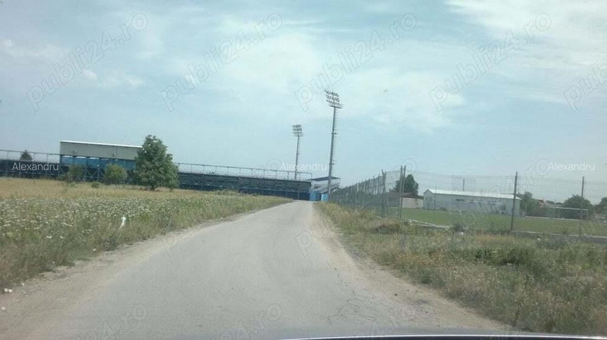 Berceni la stadionul din comuna 412 mp, zona vile - 2