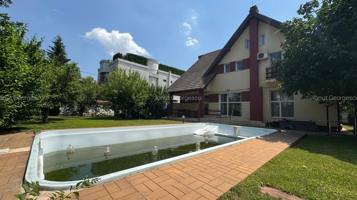 Casă individuală cu 7 camere în Iancu Nicolae - 12