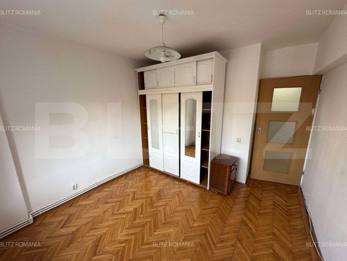Apartament de vanzare, cu 2 camere, 42 mp, zona Decebal - 5