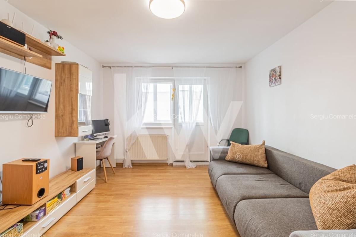Vanzare apartament cu 3 camere, decomandat - Centrul Civic - 1
