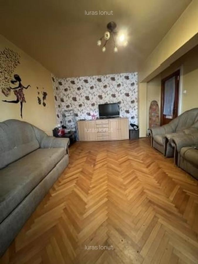 Apartament cu 3 camere decomandat în Rogerius - 1