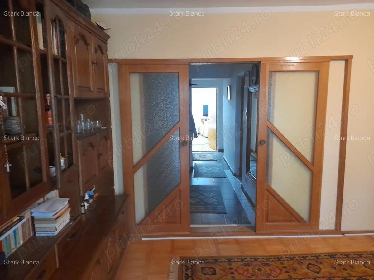 Apartament clasic ?i spa?ios de vanzare Etaj 1, langa Pia?a Centrala din Caransebes - 5
