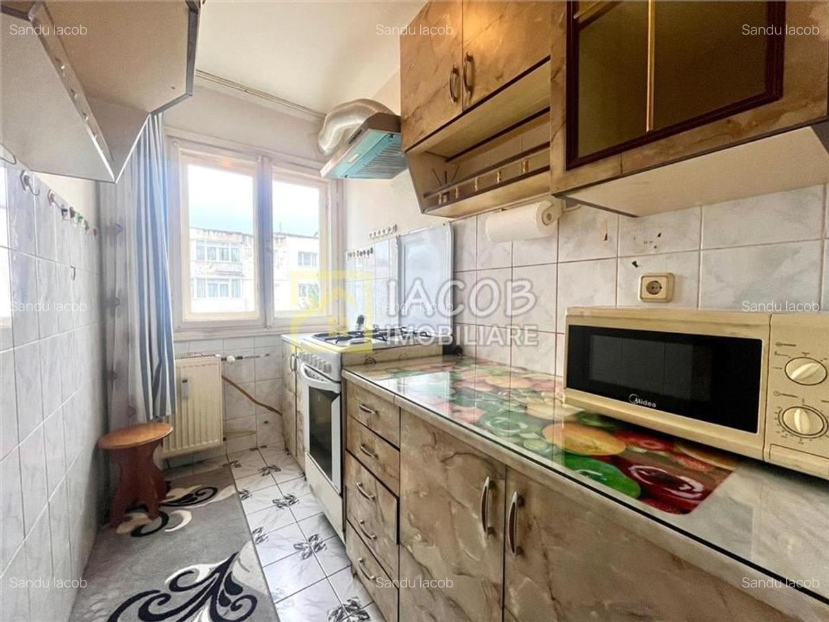 Apartament 2 camere, str. Milcov nr 122, etaj 3 - 8