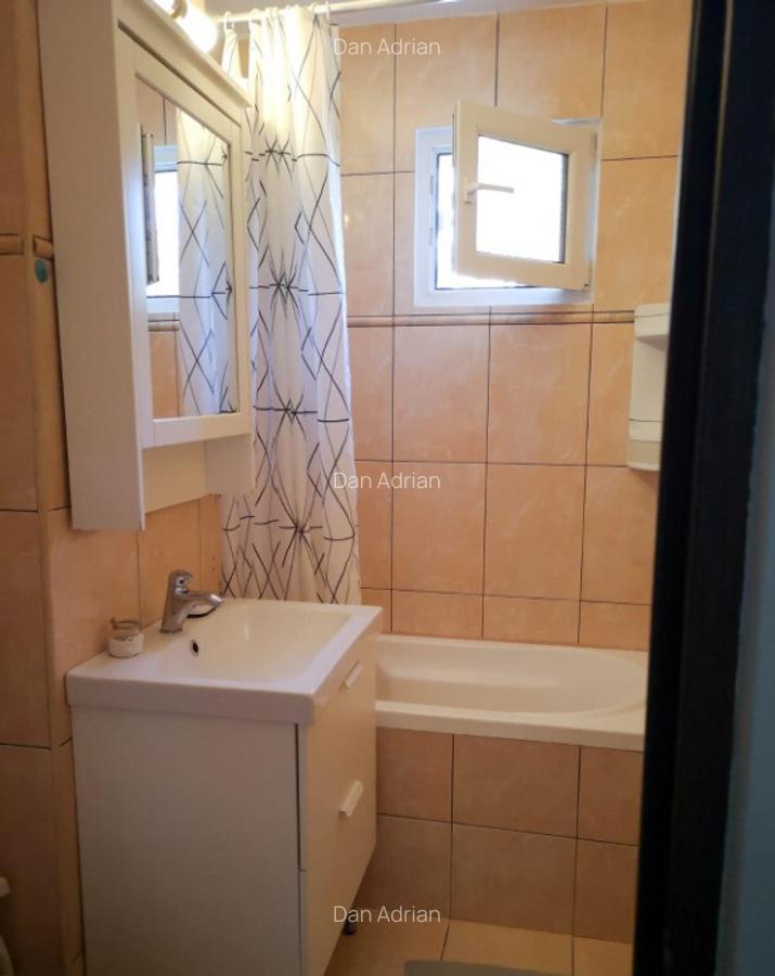 Apartament 2 Camere Renovat | Etaj 1 | Metrou Trapezului la 1 minut - 3