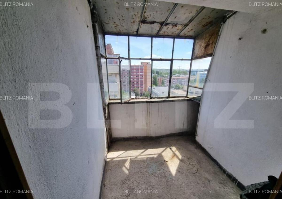 Apartament cu 4 camere, 75 mp, zona Mall Electroputere, Lapu - 1