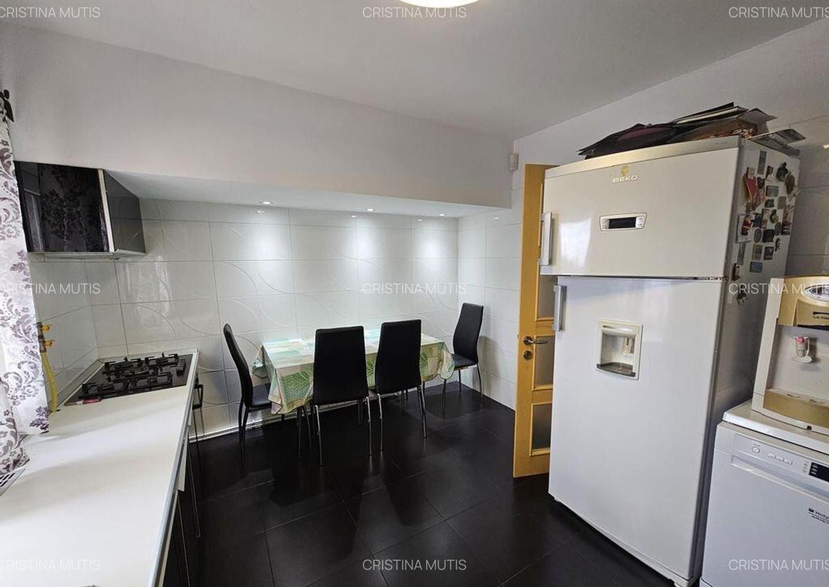 Apartament 4 camere decomandat TROCADERO - 15