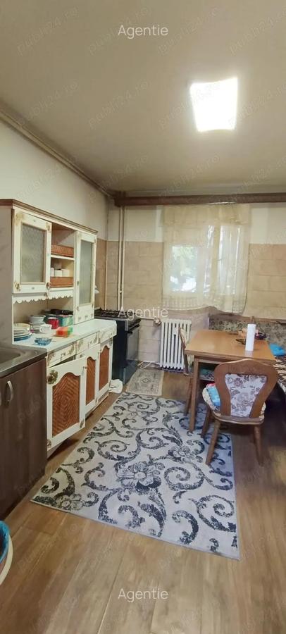 Vanzare apartament 4 camere - Teiul Doamnei - Stradal - vedere spate - 10