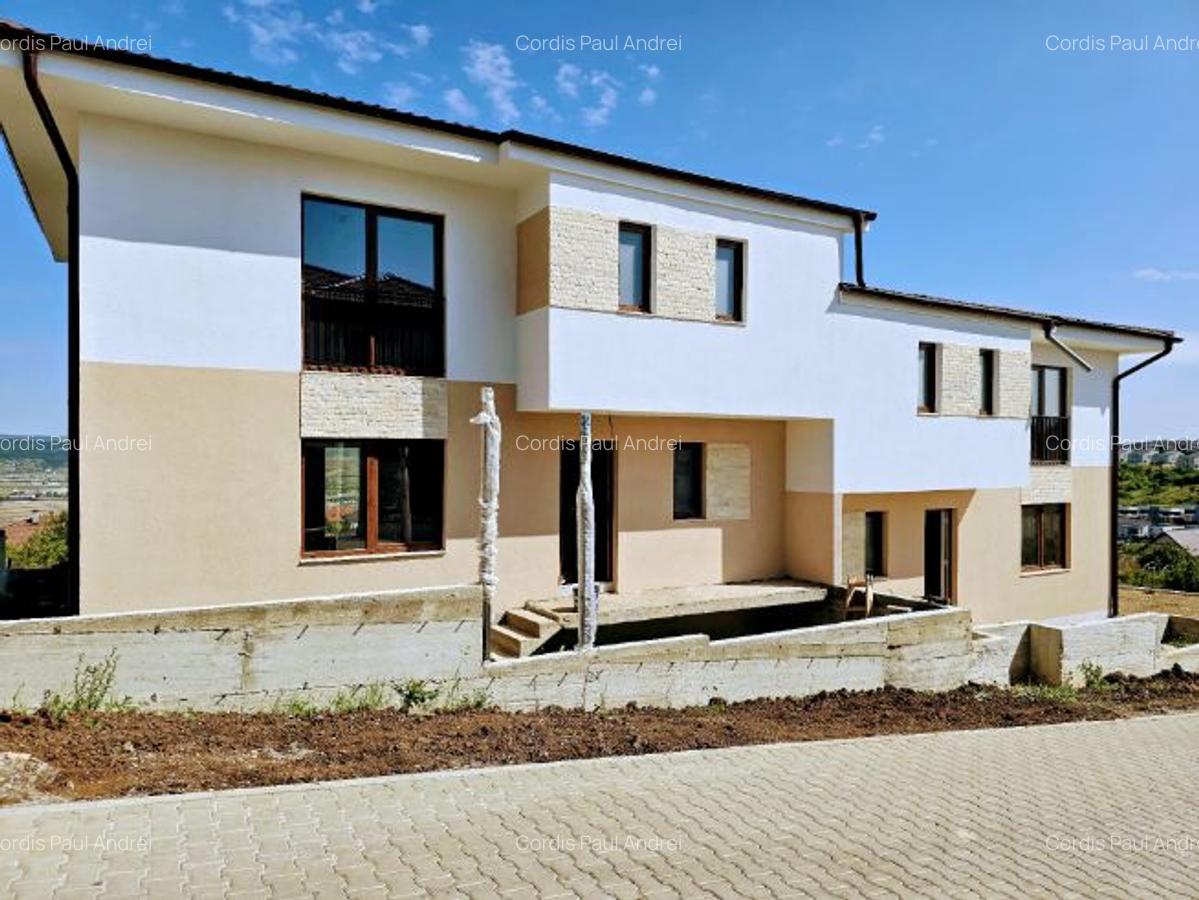 Casa alipită Dezmir - 1