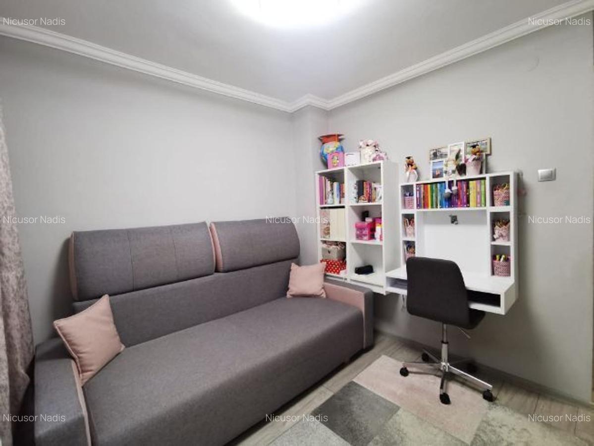 Apartament de vânzare - 5