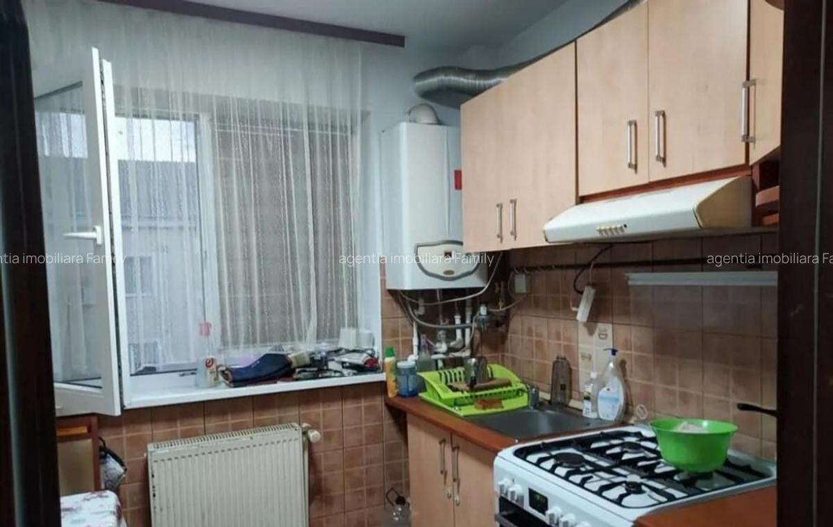Apartament cu 3 Camere Decomandate Zona George Enescu - 2