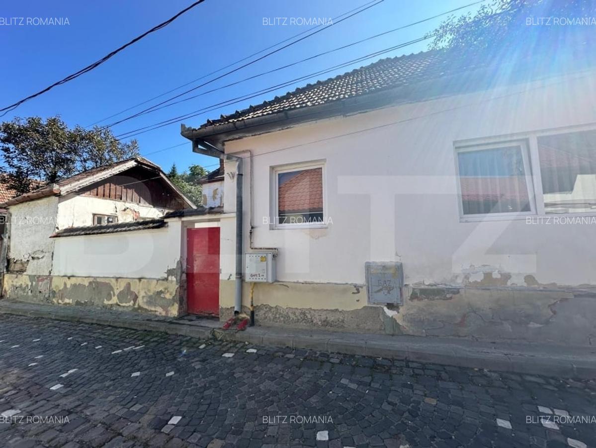 Casa individuala de vanzare, cu anexa si curte, zona Schei - 5