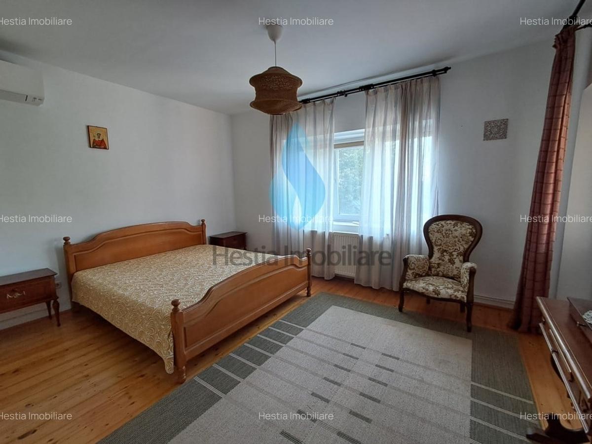 Casă cu 8 camere în Bucium - 5