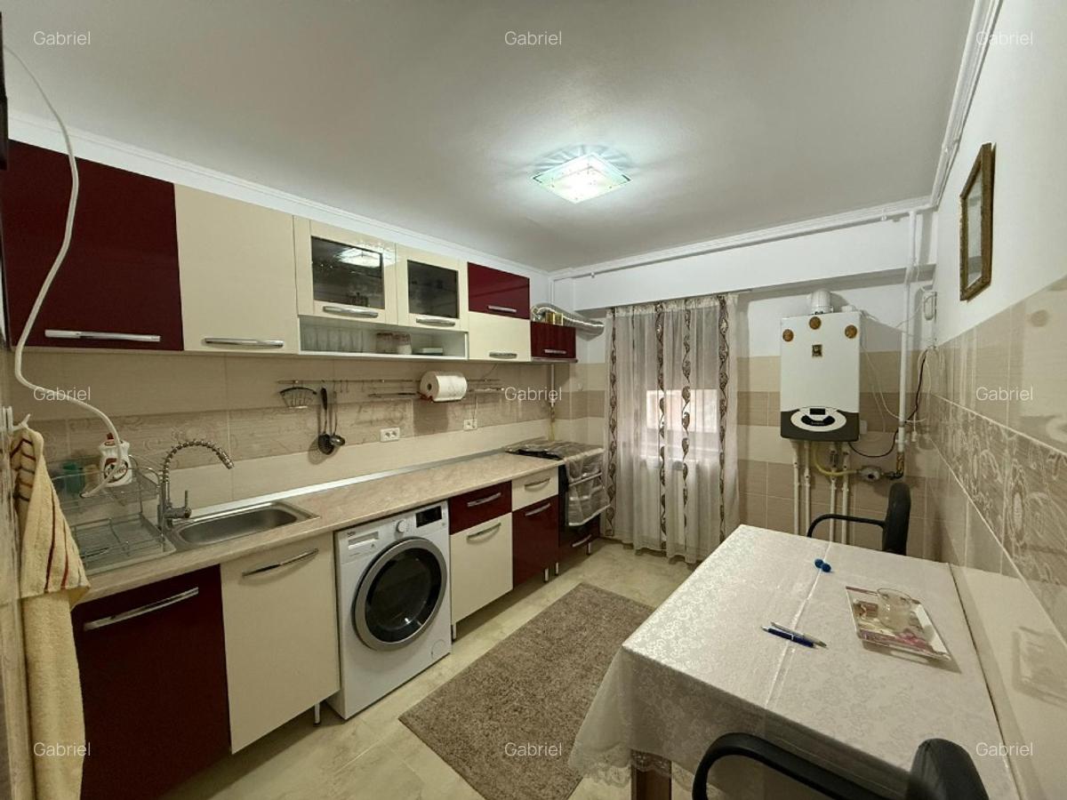 Vând apartament 2 camere renovat - 2