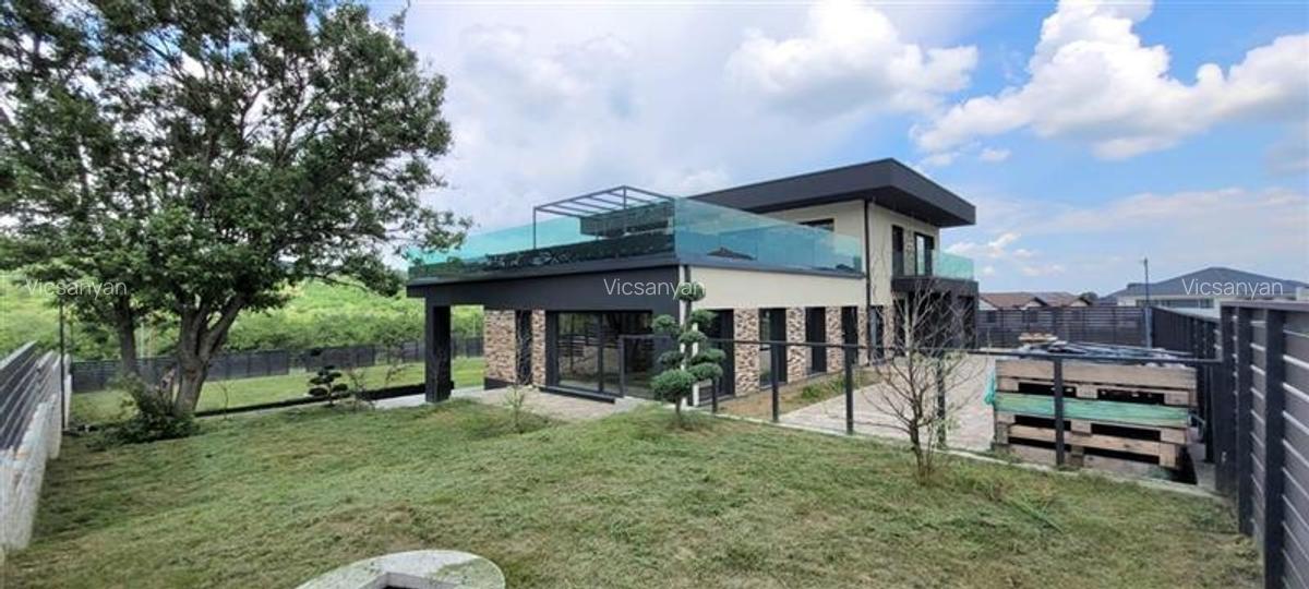 Imobil de lux,piscina,garaj,Cisnadie,la 10 km de SB,comision 0 - 3