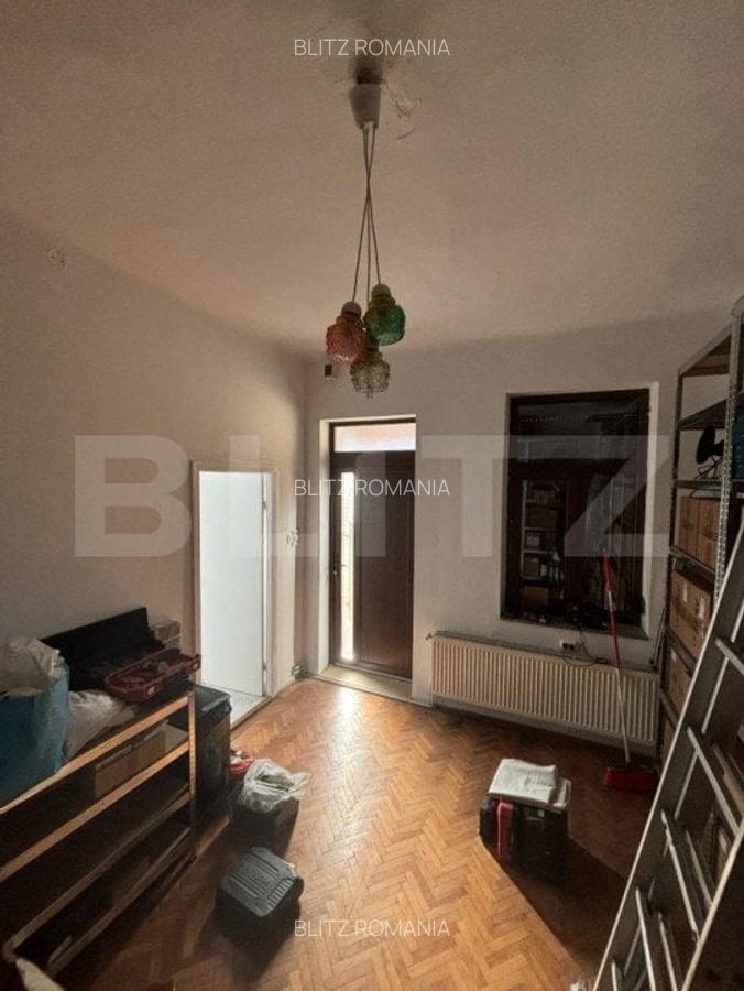 Apartament 3 camere, tavan inalt, garaj, zona bld 16 Decembrie - 2