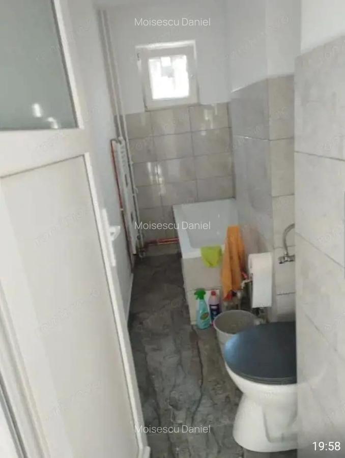 Etaj 1 cu central #259; propie ling #259; Pia #539;a Doina - 1
