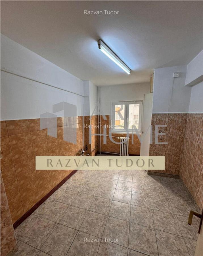 Apartament 3 camere , Pta Mihai Viteazul , zona centrala, Pl - 6 Apartament 3 camere , Pta Mihai Viteazul , zona centrala, Pl - 6