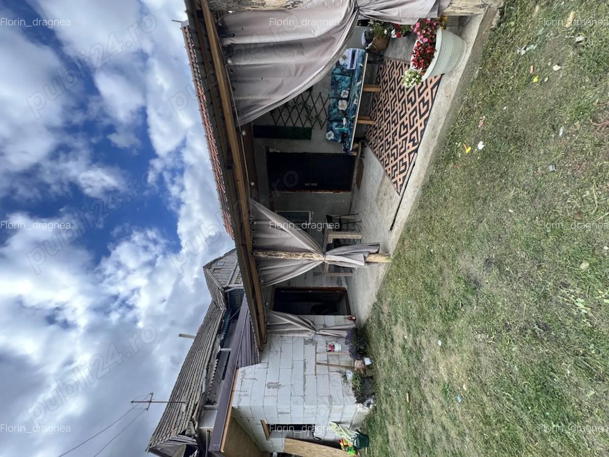 Casa de vanzare la tara - 9