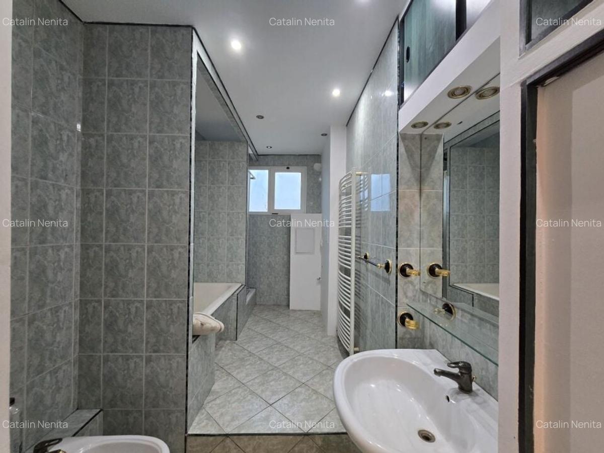 Apartament cu 6 camere nedecomandat în Moșilor - 24