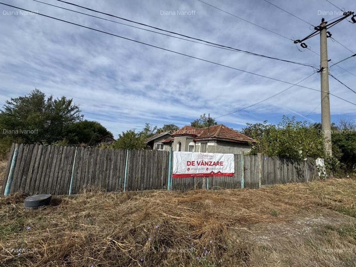Casa din caramida cu teren 4185 mp in Comuna Manesti - 2