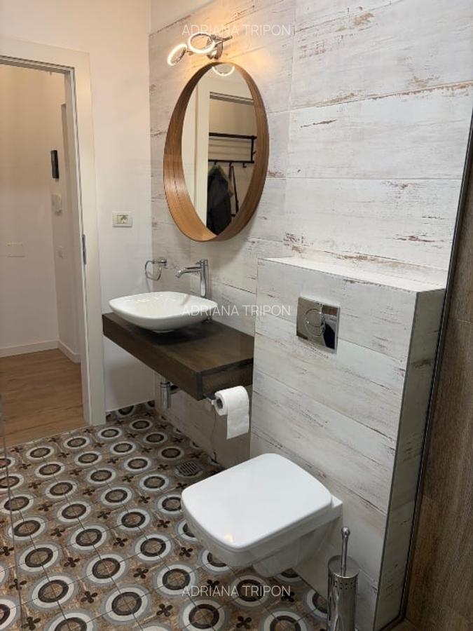 Proprietar , inchiriez  apartament central , deosebit , 2 camere Vivalia Grand - 4