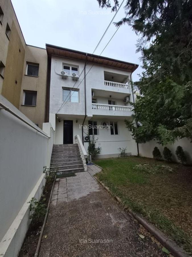 De vânzare Vilă individuala 11 camere curte proprie Parcul Carol - 1