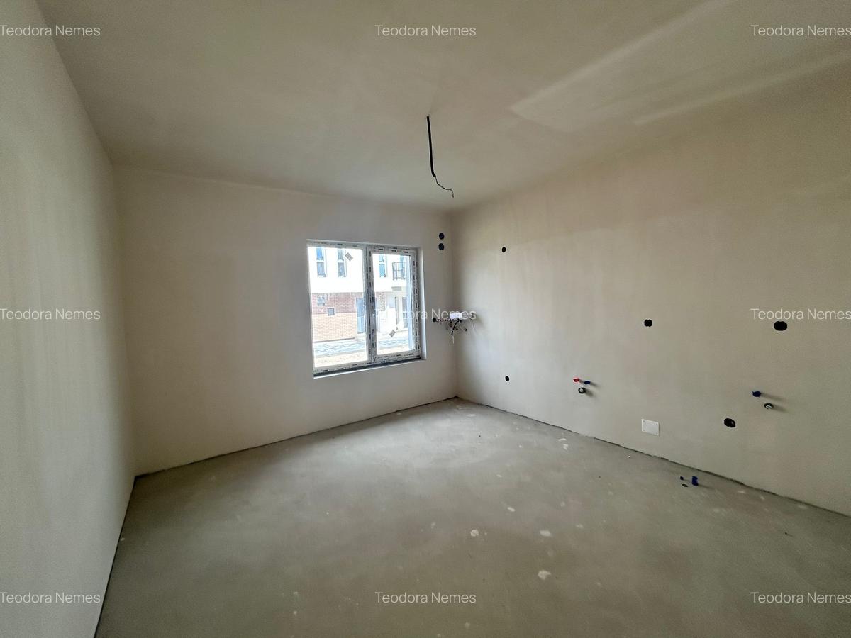 CASA TRIPLEX DE VÂNZARE ÎN FLOREȘTI - 3