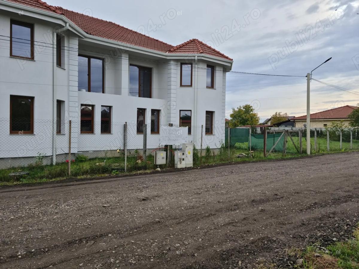 Case cuplate si curte 5ari paulesti - 2