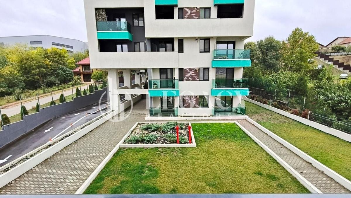 Spatiu birou modern cu 2 locuri de parcare in Grand Beetle Pacurari - 13